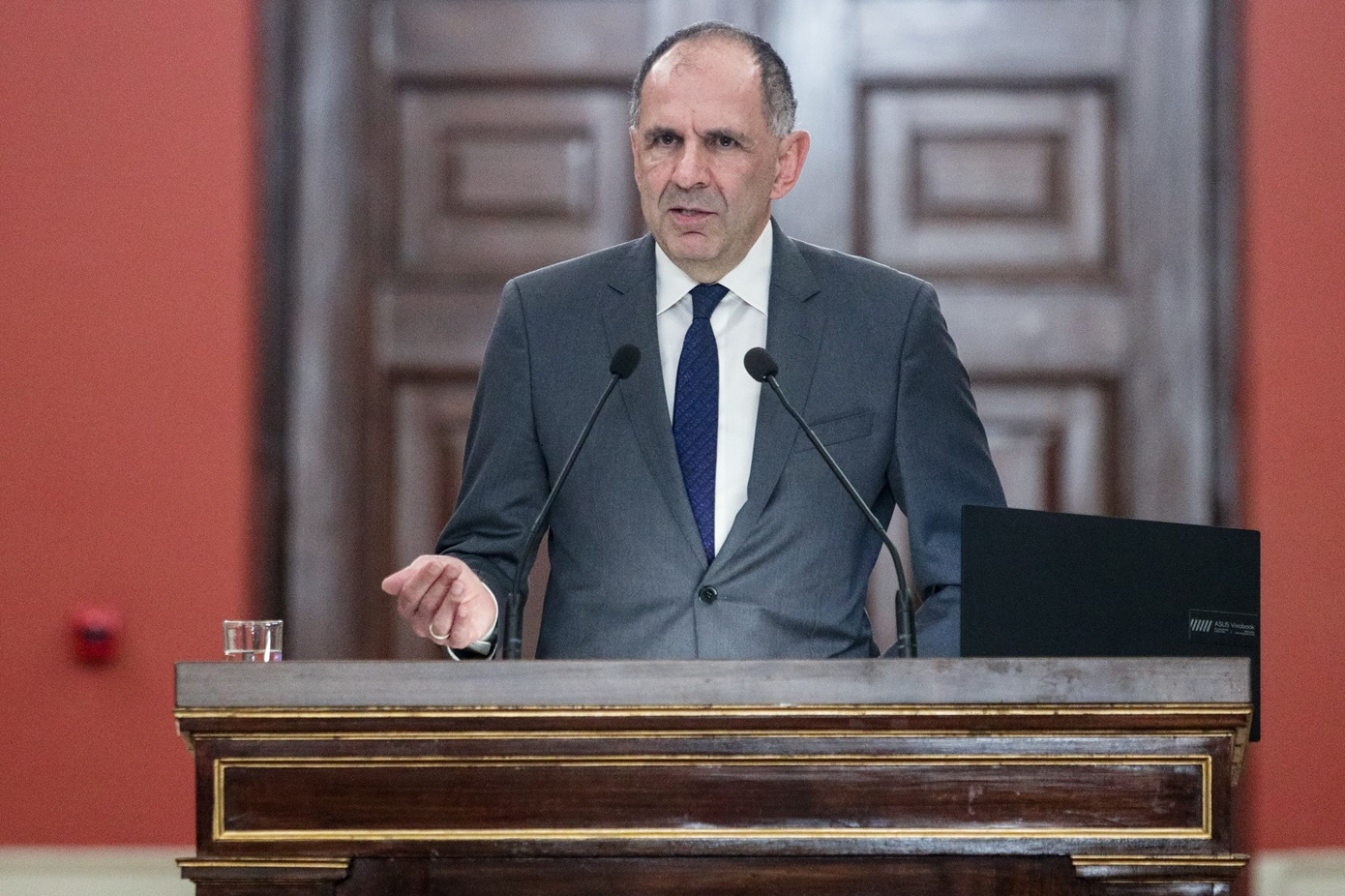 Γεραπετρίτης: Στην καρδιά της Ευρώπης υφίσταται ένας εξαιρετικά αιματηρός πόλεμος, ενώ η ίδια η ΕΕ βάλλεται