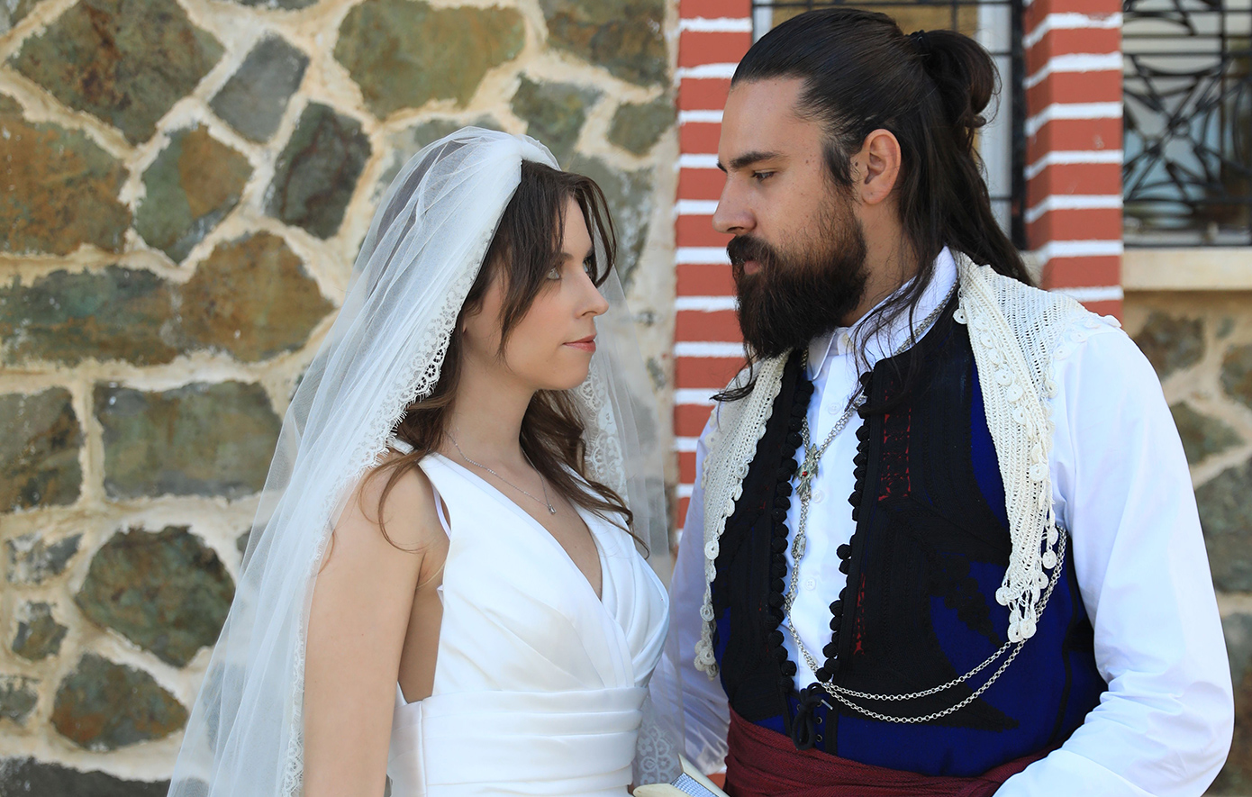 «H γη της ελιάς»: Ο Παυλής και η Δάφνη ενώνουν τις ζωές τους σε έναν λαμπερό γάμο