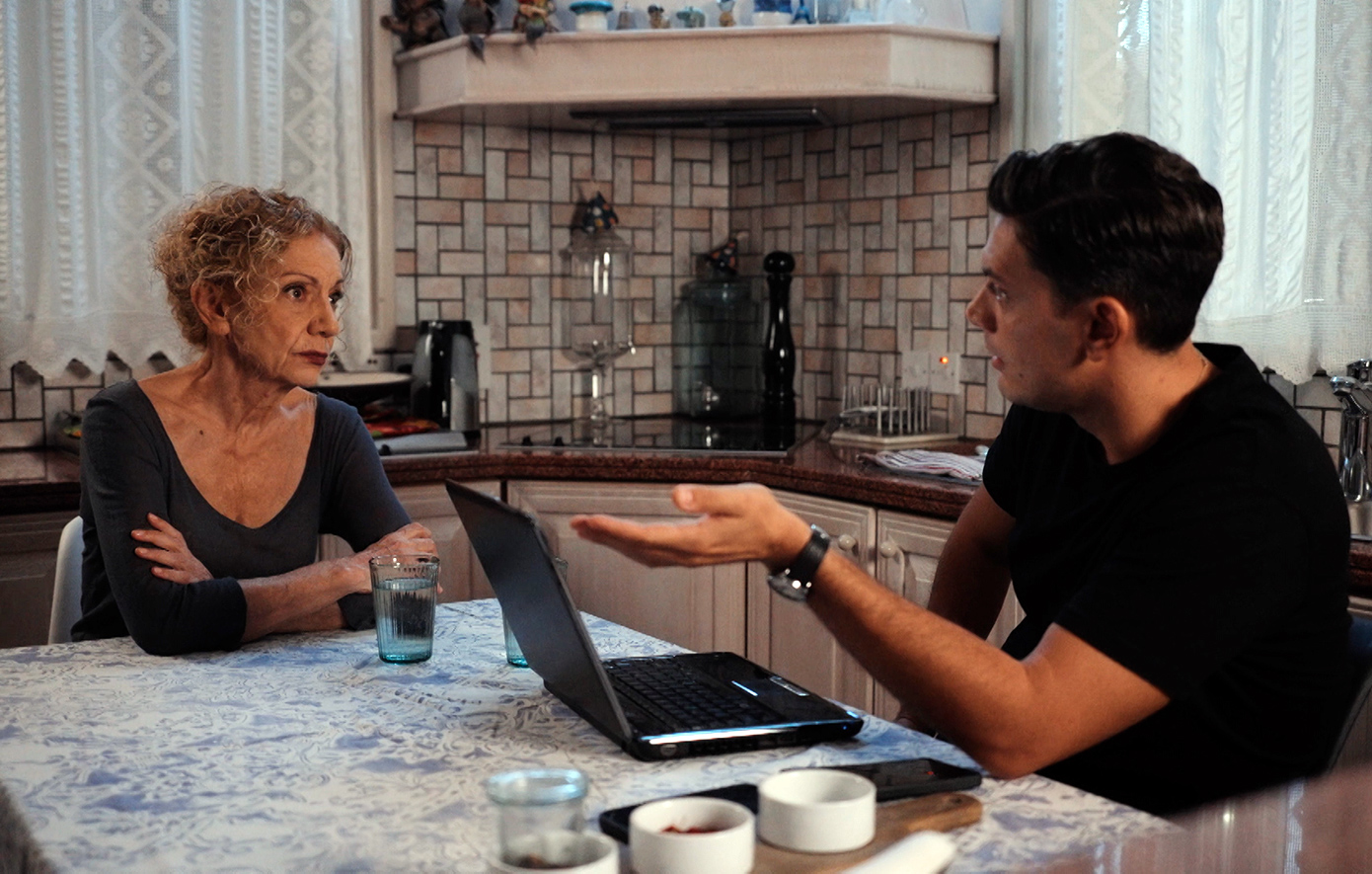 «Γη της ελιάς»: Η Αλεξάνδρα ανακαλύπτει την αλήθεια για τη Χριστιάνα