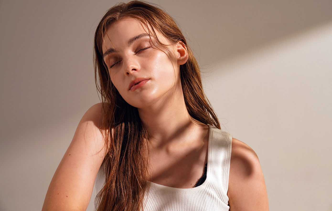 Η «Chai Latte» makeup τάση φέρνει τη ζεστασιά του φθινοπώρου στο πρόσωπό σου