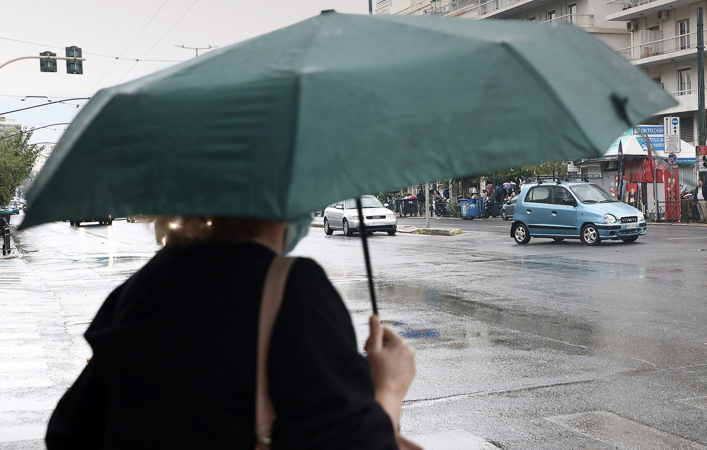 Καιρός: Φθινοπωρινό σκηνικό με συννεφιά, καταιγίδες, ανέμους και ψύχρα σε όλη τη χώρα &#8211; Σε ποιες περιοχές θα βρέξει