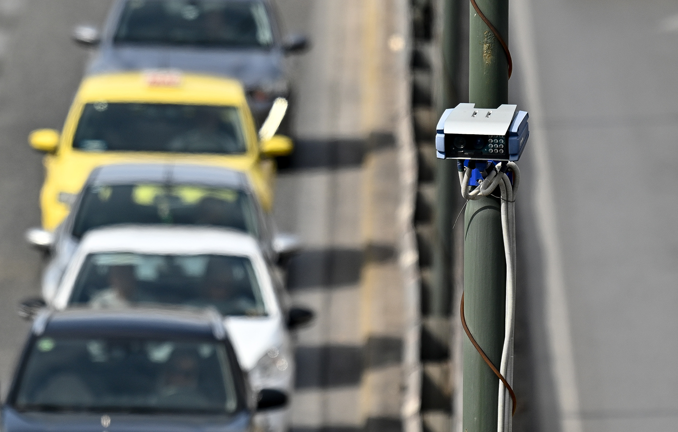 Οι δρόμοι της Αττικής γεμίζουν με κάμερες &#8211; Τα 8 σημεία που θα τοποθετηθούν μέχρι τέλος του 2025 και ο νέος νόμος για την οδική ασφάλεια