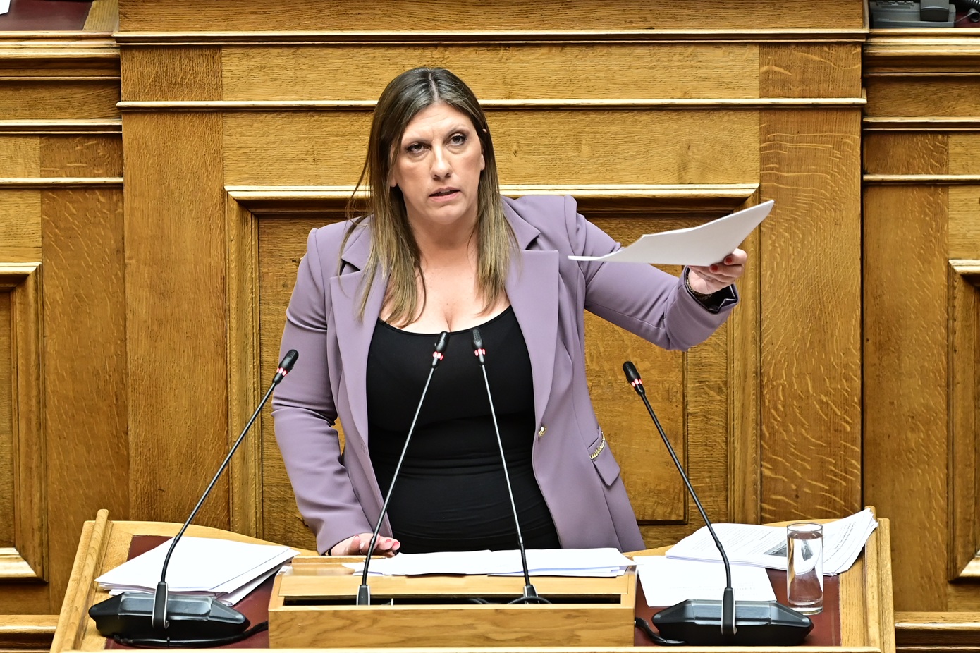 Ζωή Κωνσταντοπούλου: Οι εργαζόμενοι δεν παρακαλάνε για να δουλεύουν περισσότερο