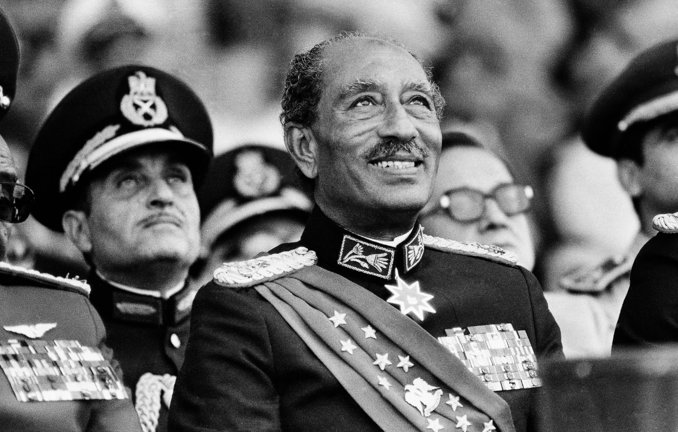 Σαν σήμερα 6 Οκτωβρίου: Η δολοφονία του Ανουάρ Σαντάτ – Ο πρόεδρος που πλήρωσε την ειρήνη με το Ισραήλ με τη ζωή του