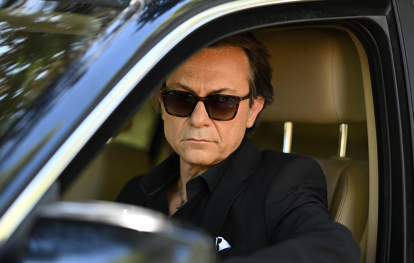 Να μ' αγαπάς Να μ' αγαπάς