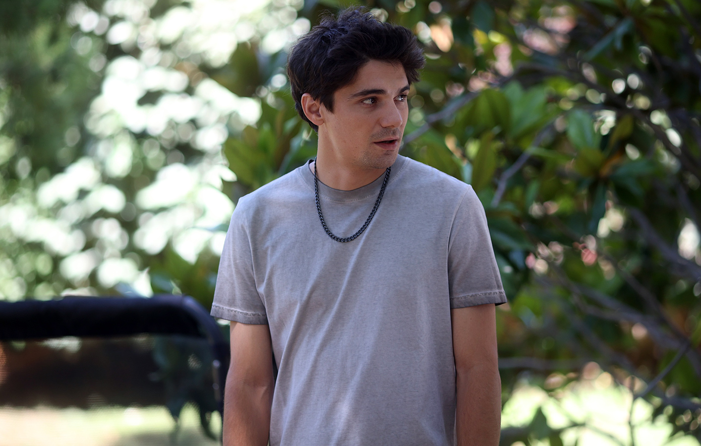 Να μ' αγαπάς Να μ' αγαπάς