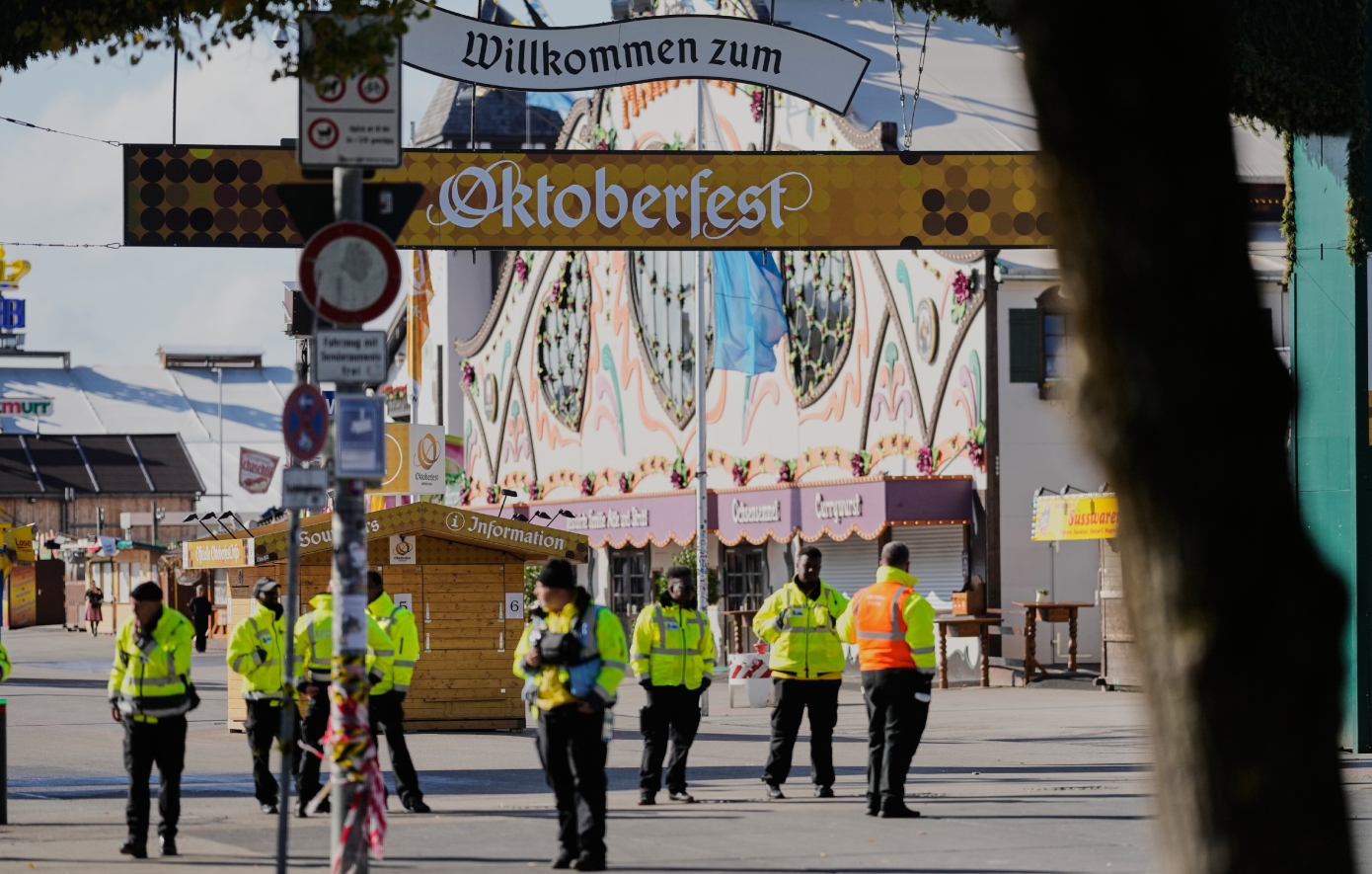 Έκλεισε το Oktoberfest στο Μόναχο μετά από απειλή για βόμβα &#8211; Σημειώθηκαν εκρήξεις και πυροβολισμοί