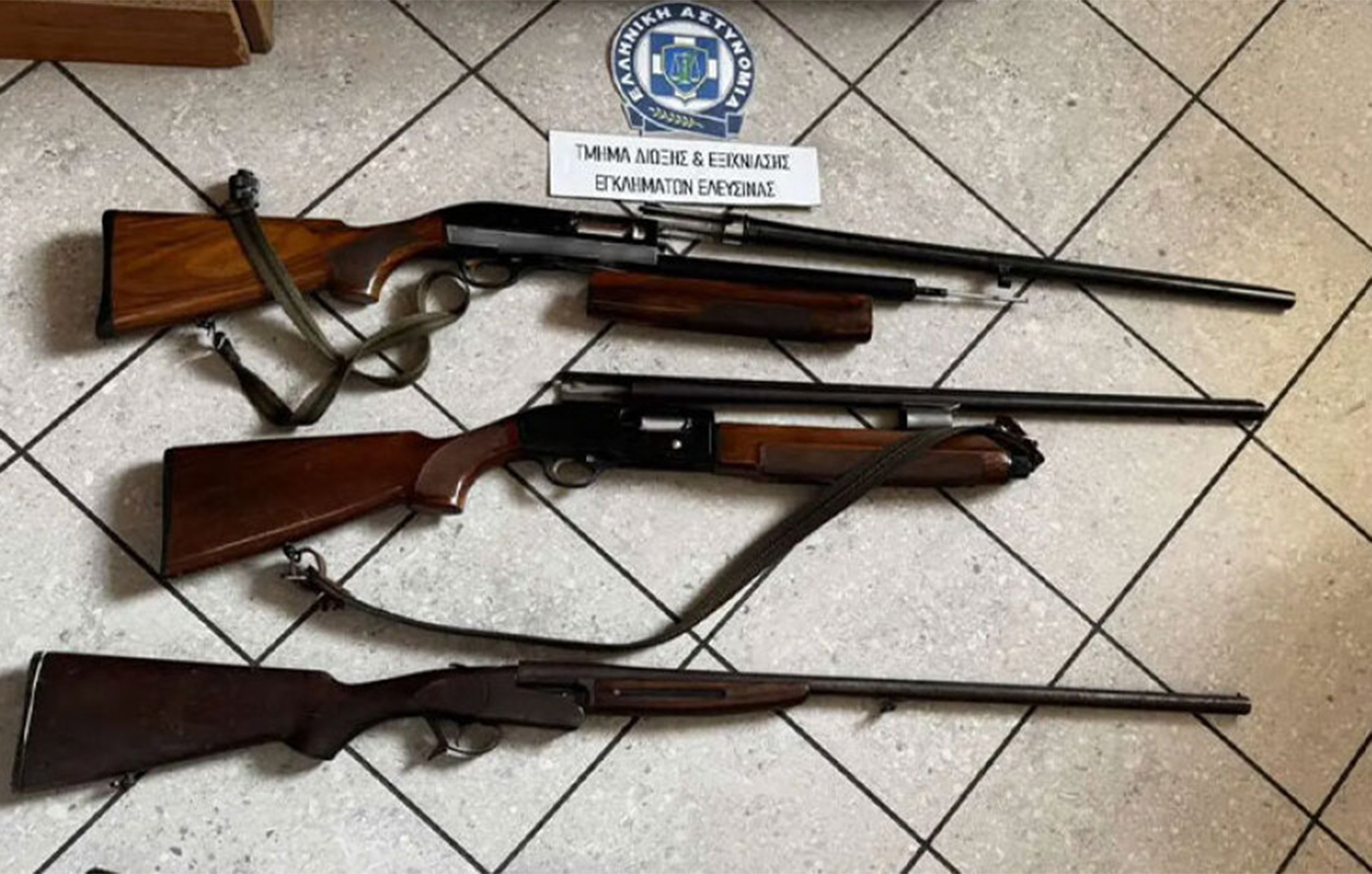 Ανήλικος επιτέθηκε με πιστόλι σε μαθητή στην Ελευσίνα &#8211; Είχε στο σπίτι του ολόκληρο οπλοστάσιο