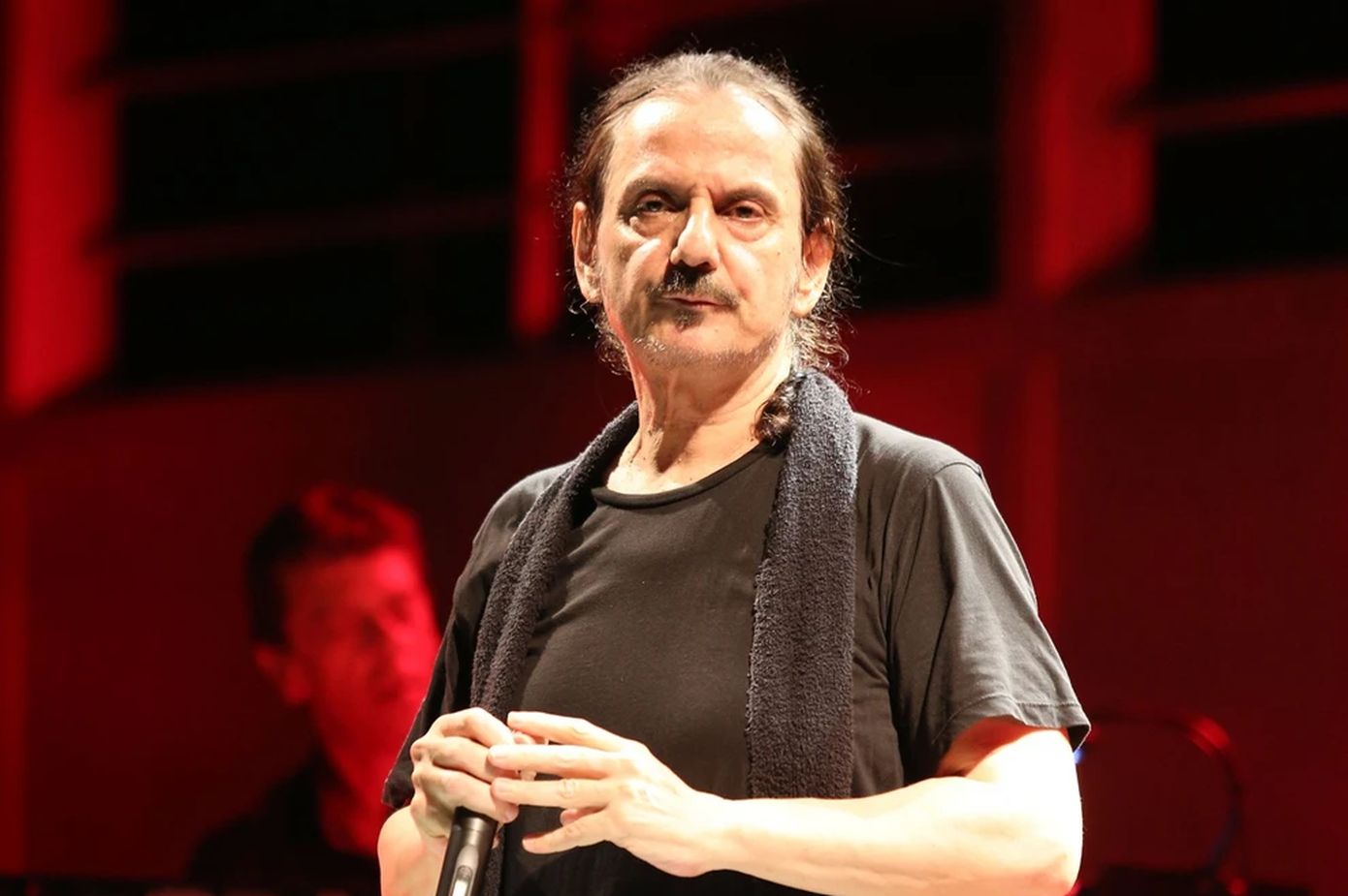 Η συγκλονιστική περιγραφή του Πάνου Κατσιμίχα για τη βραδιά του Πολυτεχνείου: Με πυροβόλησαν εν ψυχρώ, τρέχαμε απελπισμένοι
