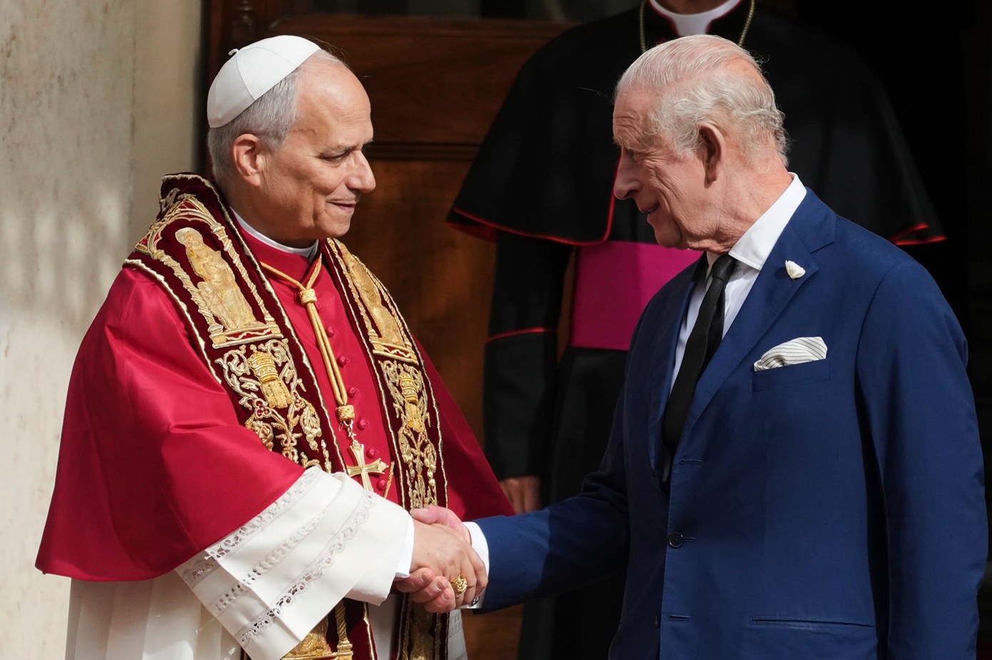Έπειτα από πέντε αιώνες, Βρετανός μονάρχης και πάπας προσεύχονται μαζί