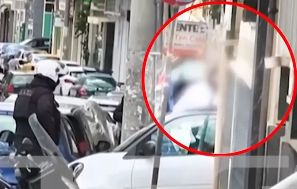 «Ακούγαμε φωνές &#8211; Δεν ξέραμε από που αλλά καλέσαμε την αστυνομία» &#8211; Τι λένε γείτονες της εγκύου που δέχθηκε επίθεση με πιρούνι