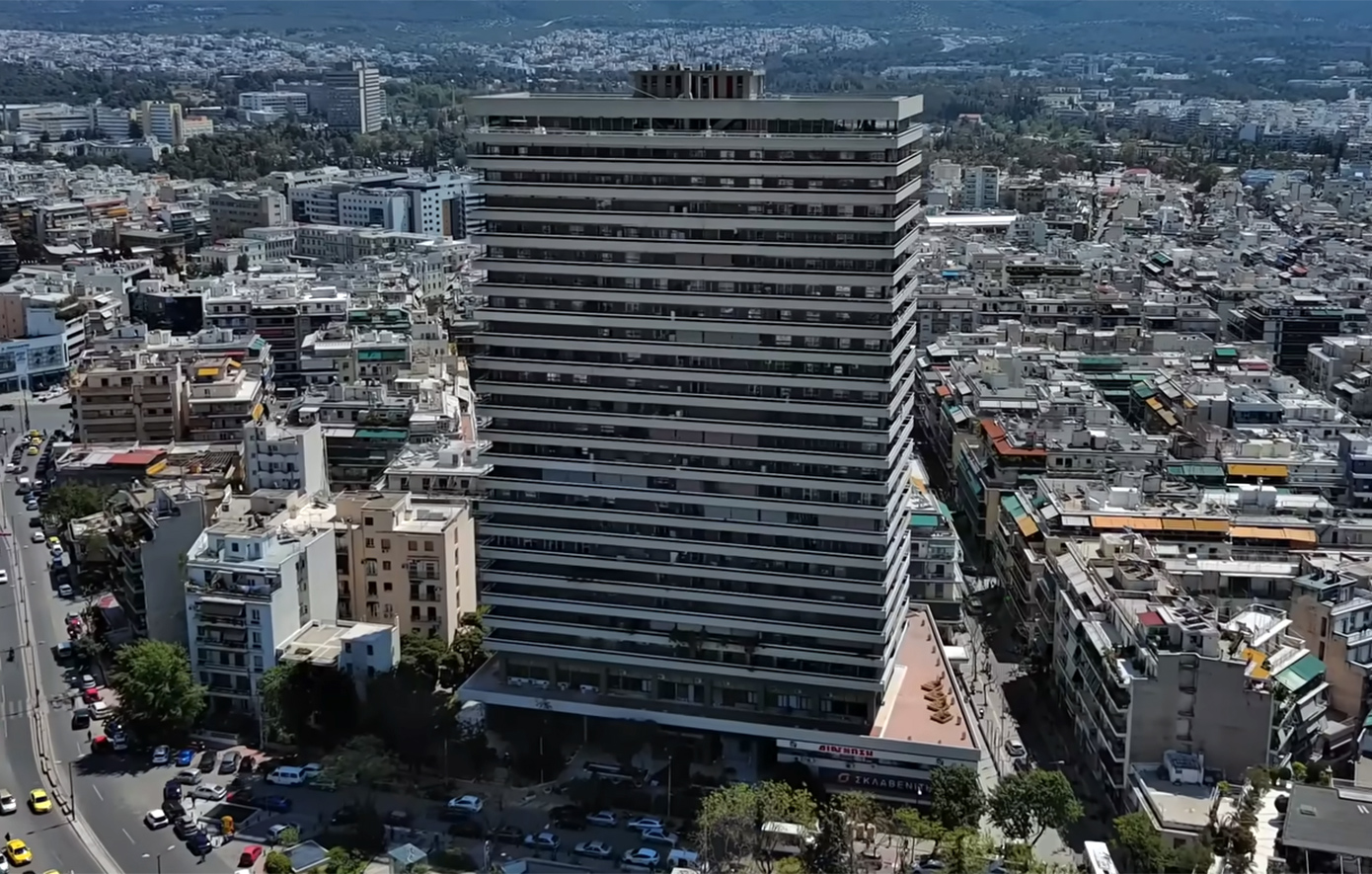 Νεκρός άνδρας που έπεσε από τον Πύργο «Απόλλων» στους Αμπελόκηπους