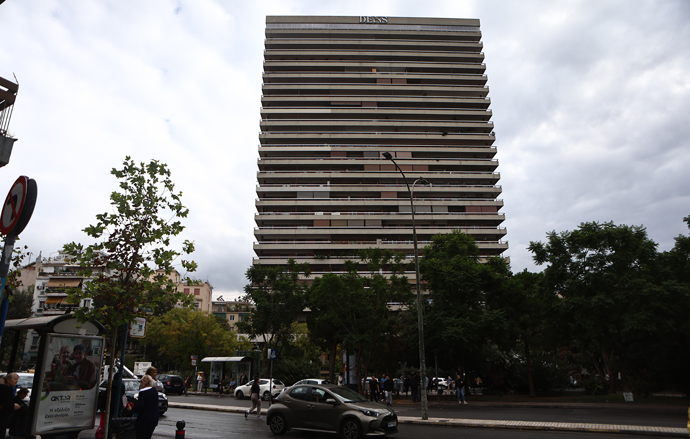 Νεκρός 44χρονος που έπεσε από τον 24ο όροφο του Πύργου «Απόλλων» στους Αμπελοκήπους