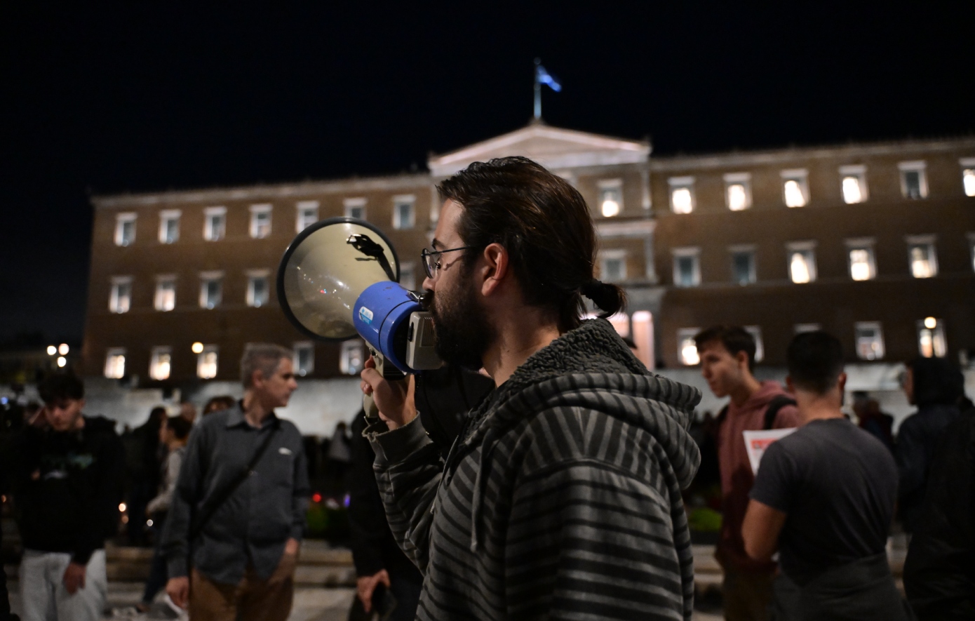 Συγκέντρωση στο Σύνταγμα κατά της ψήφισης της τροπολογίας για τον Άγνωστο Στρατιώτη