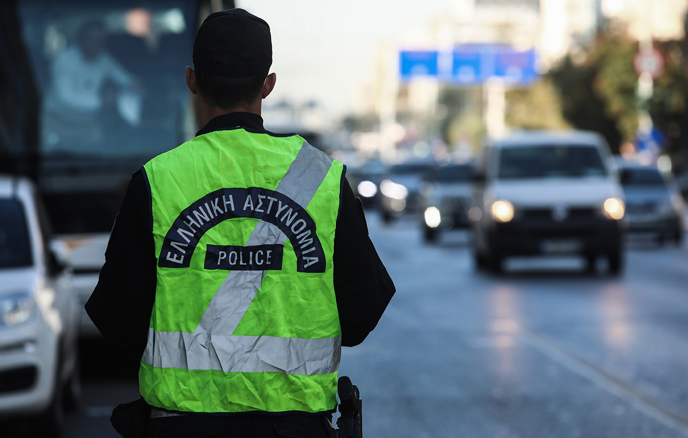 Σοκ στη Δάφνη: 42χρονη έπεσε θύμα ξυλοδαρμού στη μέση του δρόμου από γνωστό πλαστικό χειρουργό
