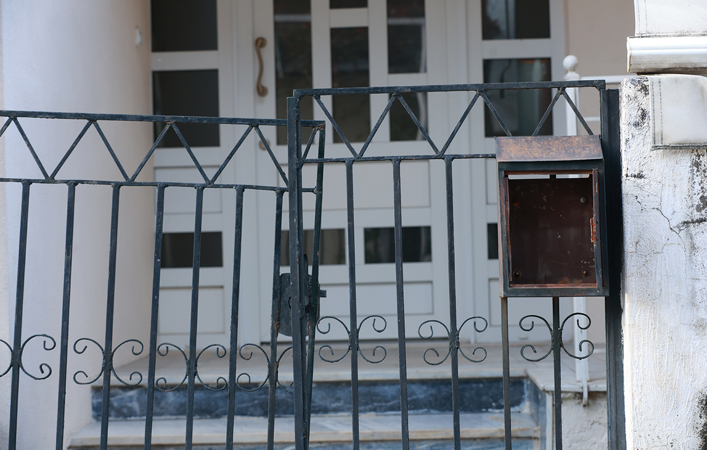 Ανατριχίλα από τη μητροκτονία στα Τρίκαλα: Θύμα bullying ο 18χρονος, τον κορόιδευαν επειδή χώρισαν οι γονείς του