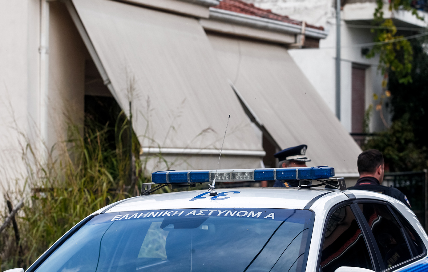 Ενώπιον ανακριτή και εισαγγελέα ο 18χρονος που ομολόγησε ότι σκότωσε τη μητέρα του στα Τρίκαλα