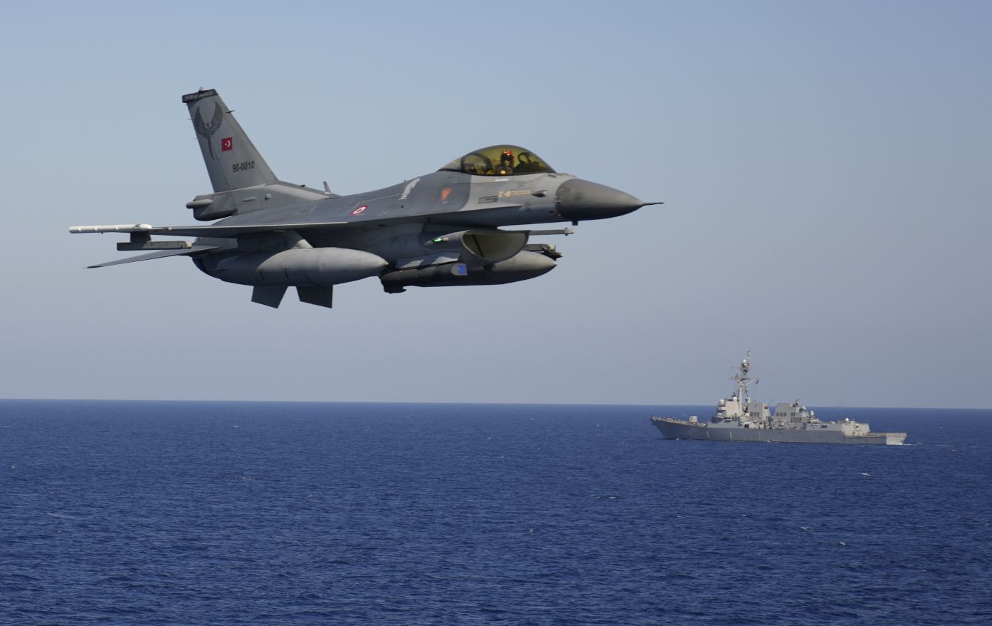 Αναβαθμίζει τις προκλητικές ενέργειες η Τουρκία: Ακόμη και οπλισμένα F-16 πετούν πλέον πάνω από το Αιγαίο