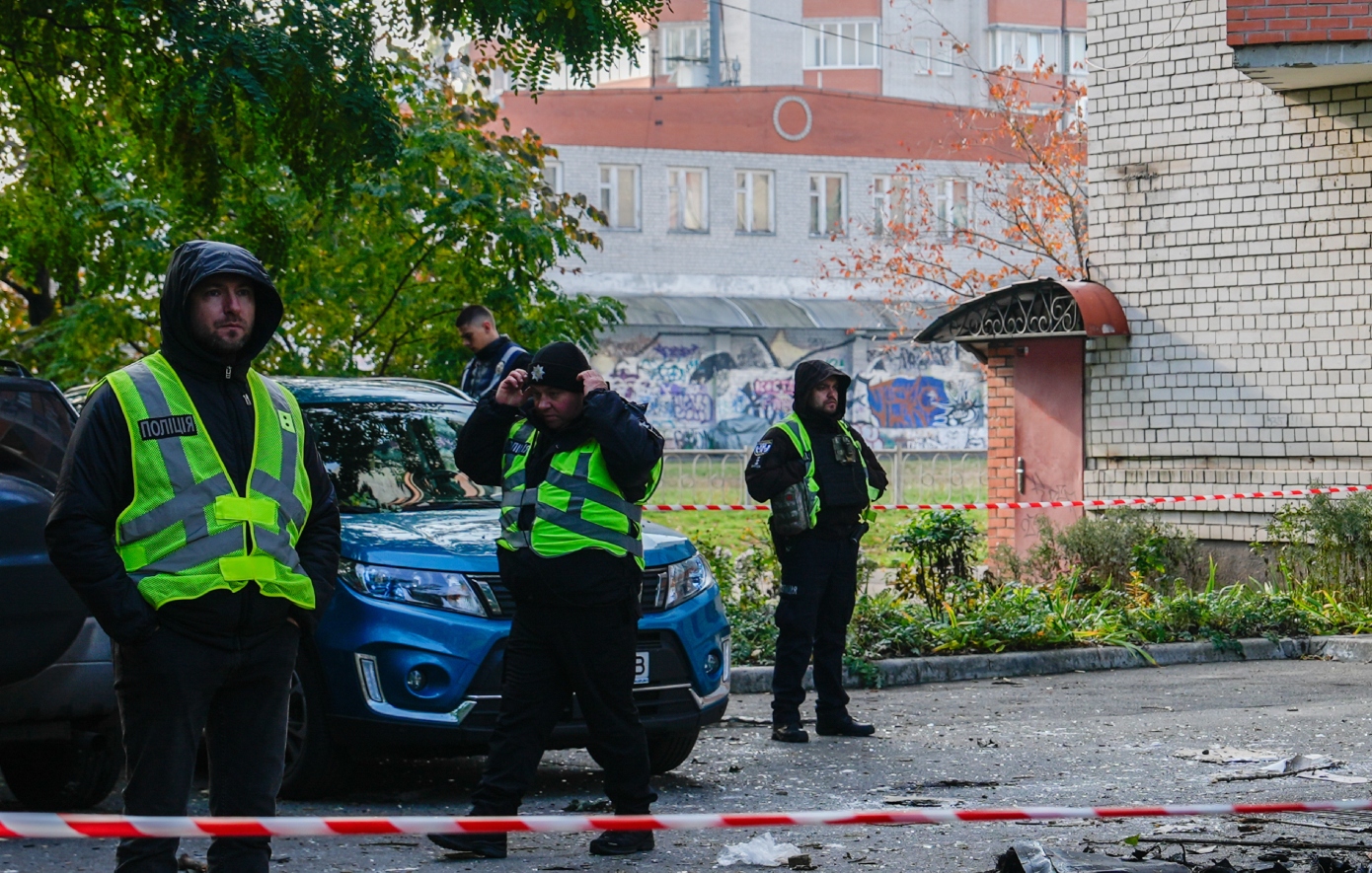 Άνδρας πυροδότησε εκρηκτικά σε σταθμό τρένου στην Ουκρανία &#8211; Σκοτώθηκαν 3 γυναίκες και ο ίδιος, 12 τραυματίες