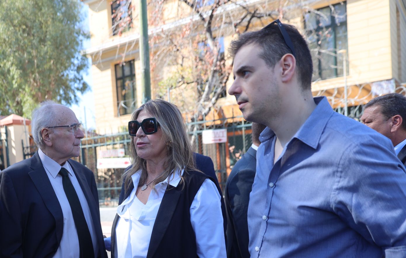 «Είδα τον πατέρα μου με αμυντικά τραύματα στα χέρια, ήταν ξυλοκοπημένος», κατέθεσε ο γιος του Σήφη Βαλυράκη για την ώρα που τον είδε νεκρό