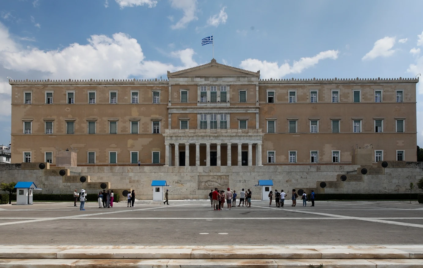 Απορρίφθηκαν οι ενστάσεις αντισυνταγματικότητας επί της τροπολογίας για τον Άγνωστο Στρατιώτη