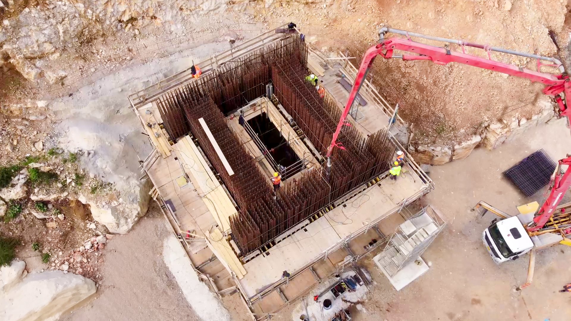 Σε πλήρη εξέλιξη το μεγάλο οδικό έργο της Νοτιοδυτικής Πελοποννήσου – Οι γέφυρες, τα τμήματα και η πρόοδος