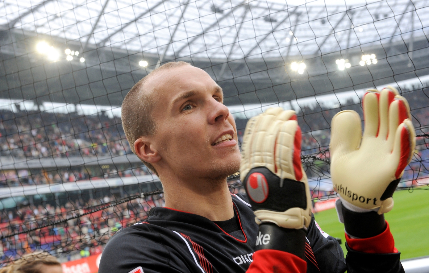 Σαν σήμερα 10 Νοεμβρίου: Το τραγικό τέλος του τερματοφύλακα Ρόμπερτ Ένκε – Η απώλεια και η πίεση πίσω από τα γάντια