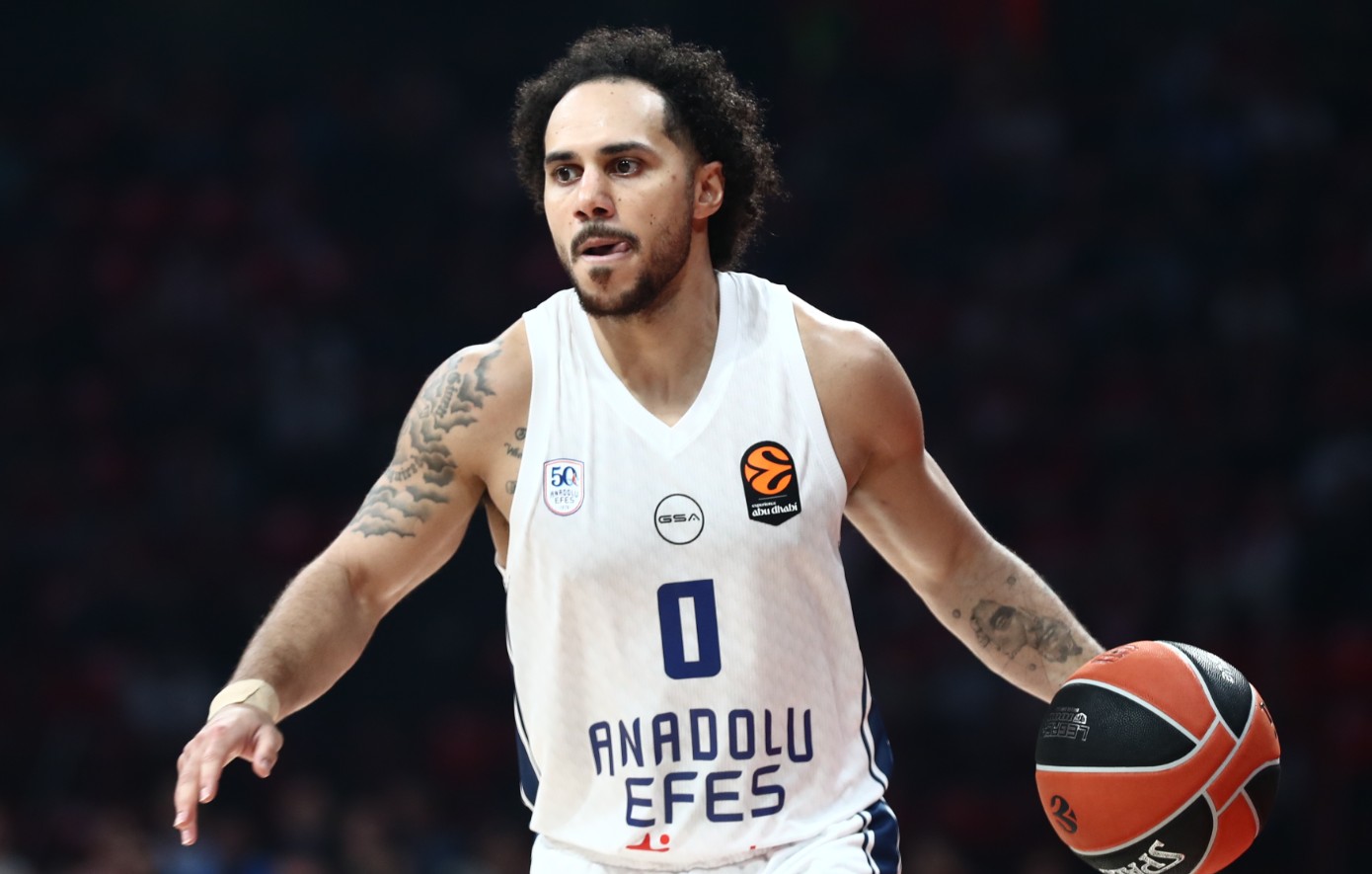 Euroleague: Πάγωσαν στην Αναντολού Εφές με τον σοβαρό τραυματισμό του Λάρκιν