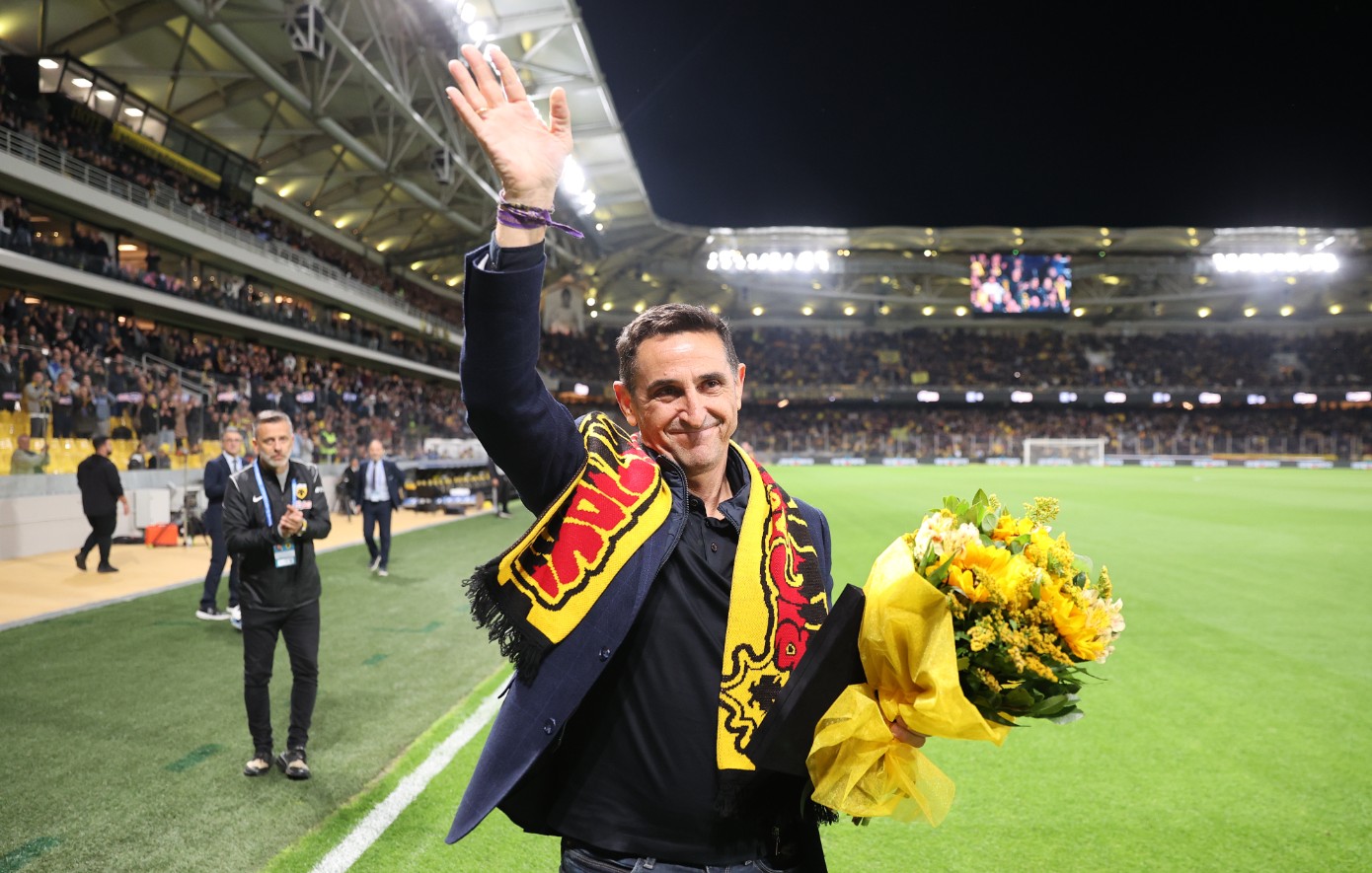 ΑΕΚ &#8211; Άρης: Αποθέωση για Χιμένεθ στην OPAP Arena &#8211; Βραβεύτηκε από Ηλιόπουλο και Original 21