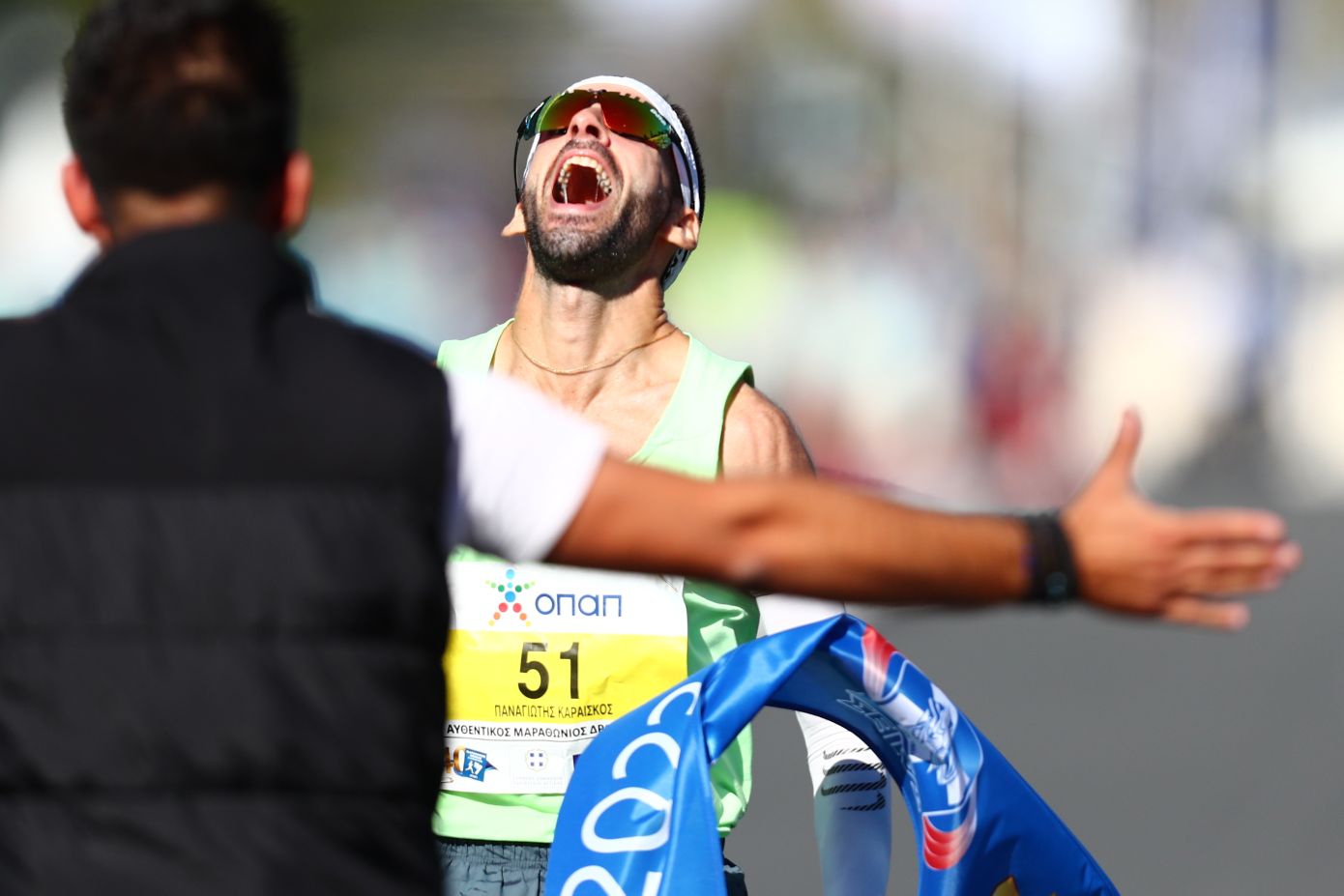 Ο Παναγιώτης Καραΐσκος, νικητής του 42ου Αυθεντικού Μαραθωνίου &#8211; Πρώτη γυναίκα η Ματίνα Νούλα &#8211; Αποθέωση στο Καλλιμάρμαρο