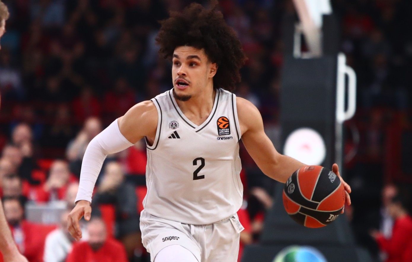 Διάψευση Ιφί για Ολυμπιακό: Κάτι πρέπει να κάνουμε για αυτές τις ψευδείς φήμες