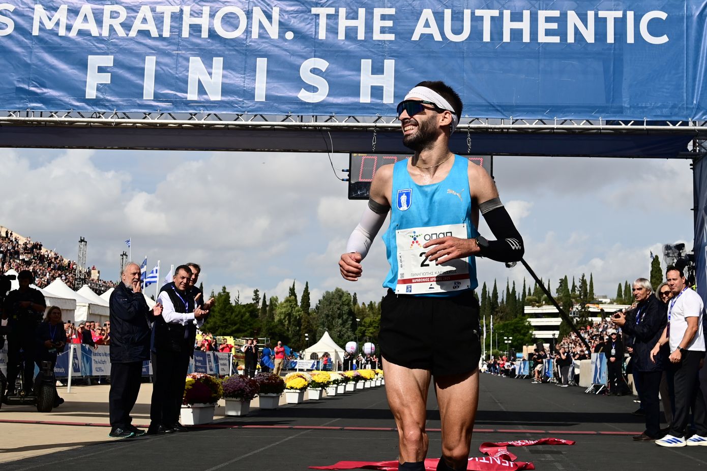 Ο Παναγιώτης Καραΐσκος, νικητής του 42ου Αυθεντικού Μαραθωνίου &#8211; Πρώτη γυναίκα η Ματίνα Νούλα &#8211; Αποθέωση στο Καλλιμάρμαρο