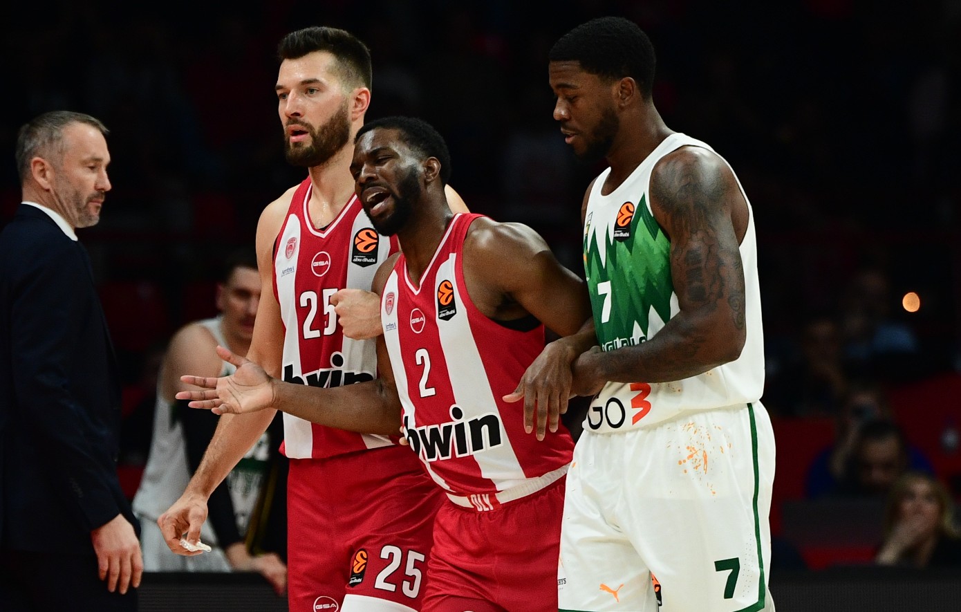 Τα χειρότερα νέα για Έβανς: Ρήξη αχίλλειου τένοντα για τον γκαρντ του Ολυμπιακού