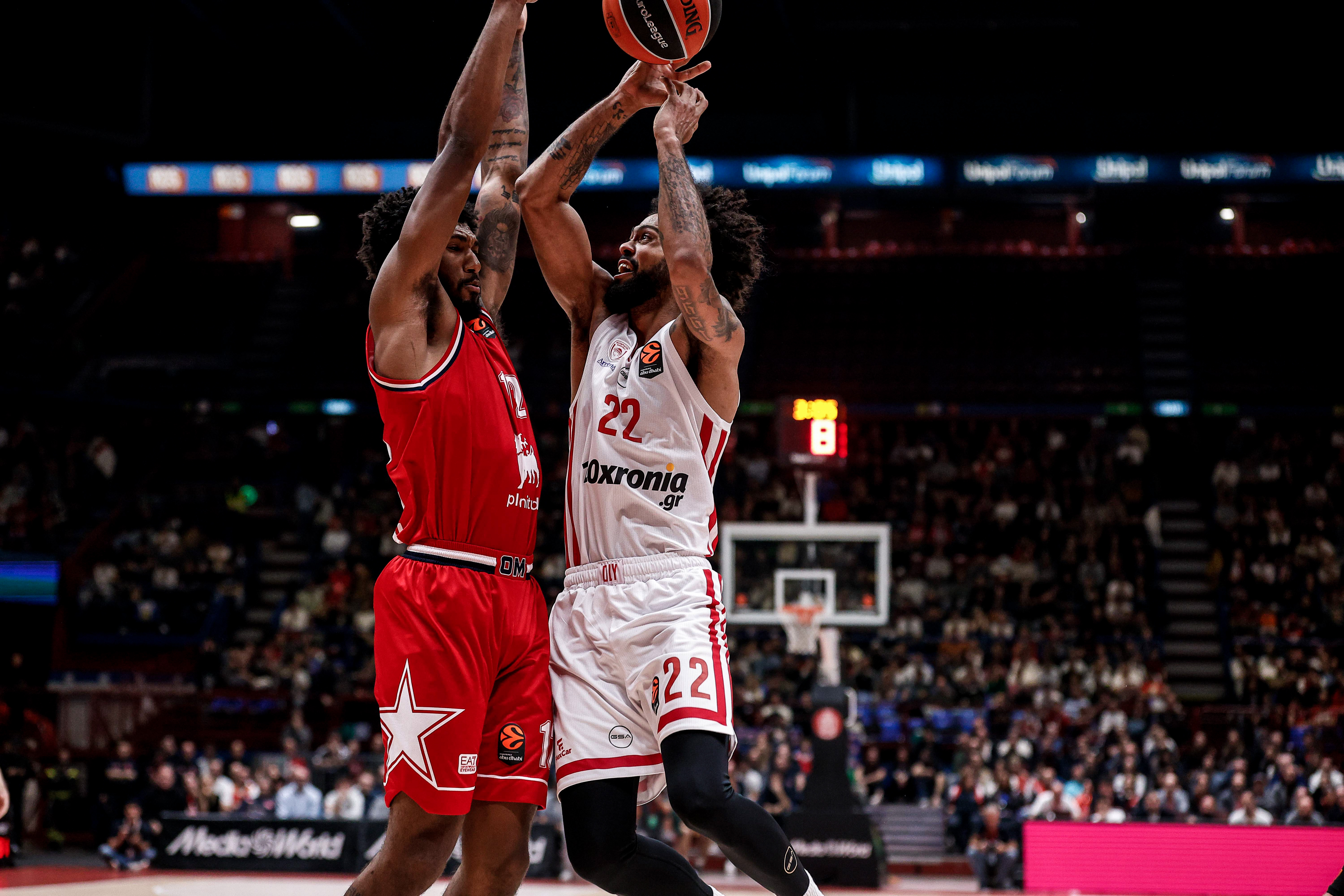 Λύγισε στο τέλος ο Ολυμπιακός και ηττήθηκε με 88-87 από την Αρμάνι στο Μιλάνο