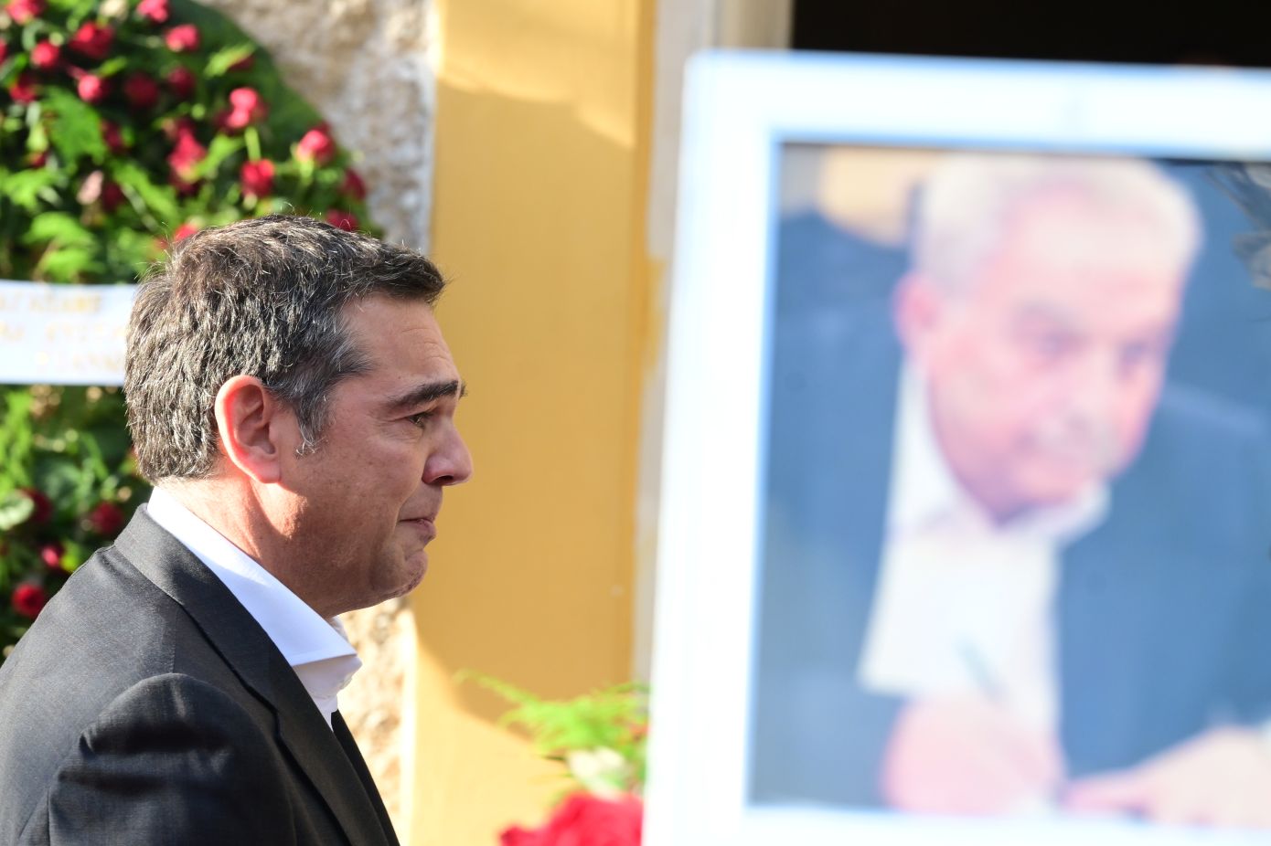 Λύγισε στην κηδεία του Αλέκου Φλαμπουράρη ο Αλέξης Τσίπρας &#8211; «Σήμερα είμαστε όλοι εδώ. Και όσοι σε αγαπήσαμε και όσοι σε πληγώσαμε»