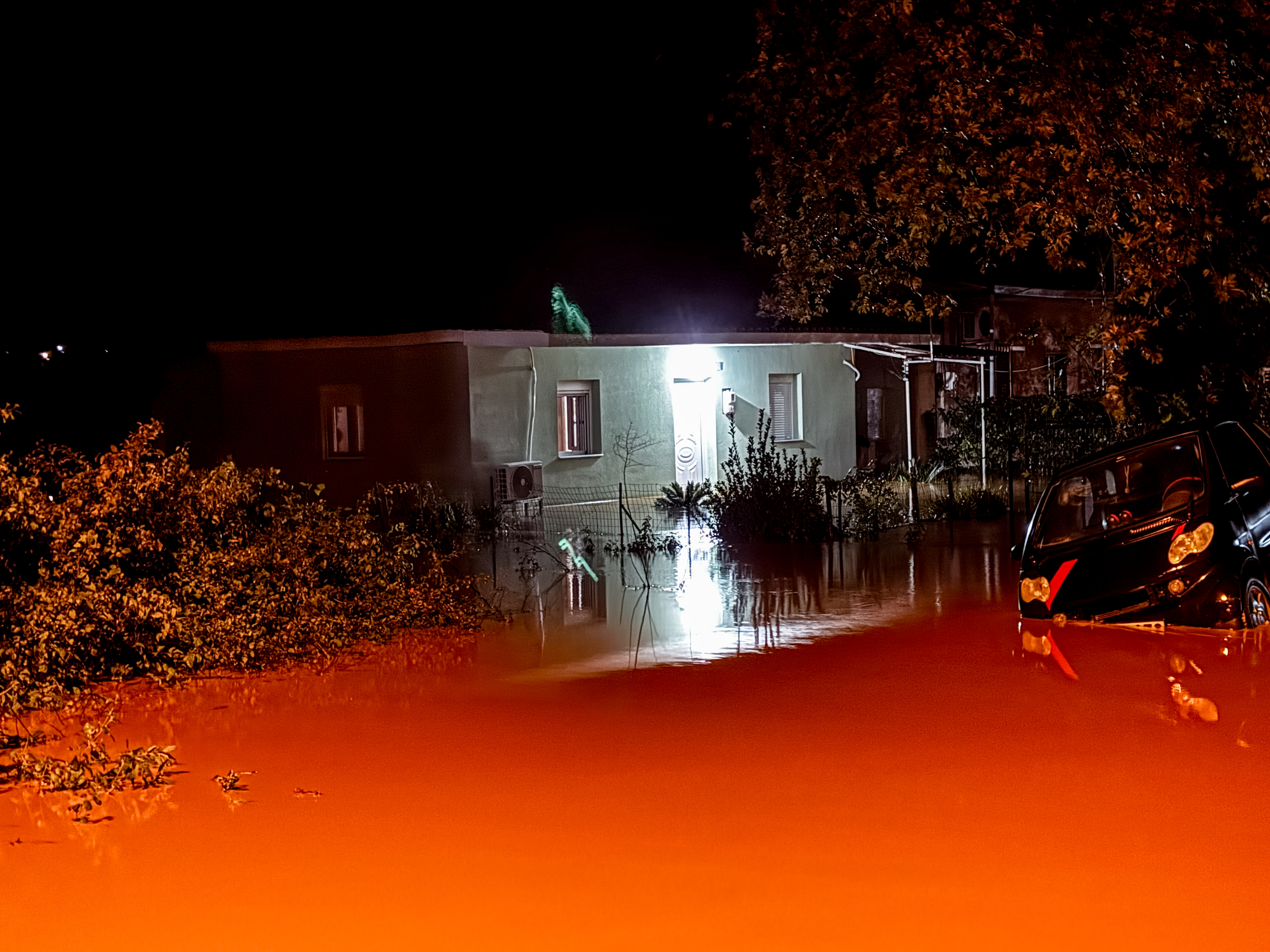 Στο έλεος της κακοκαιρίας η Δυτική Ελλάδα: Πλημμύρες, κατολισθήσεις και τεράστιες ποσότητες νερού