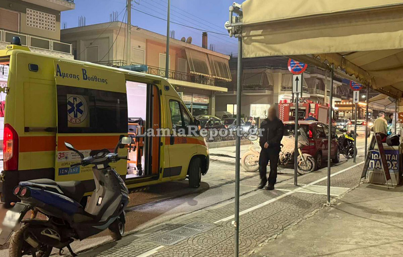 Λαμία: Μηχανή άρπαξε φωτιά μετά από τροχαίο Λαμία: Μηχανή άρπαξε φωτιά μετά από τροχαίο