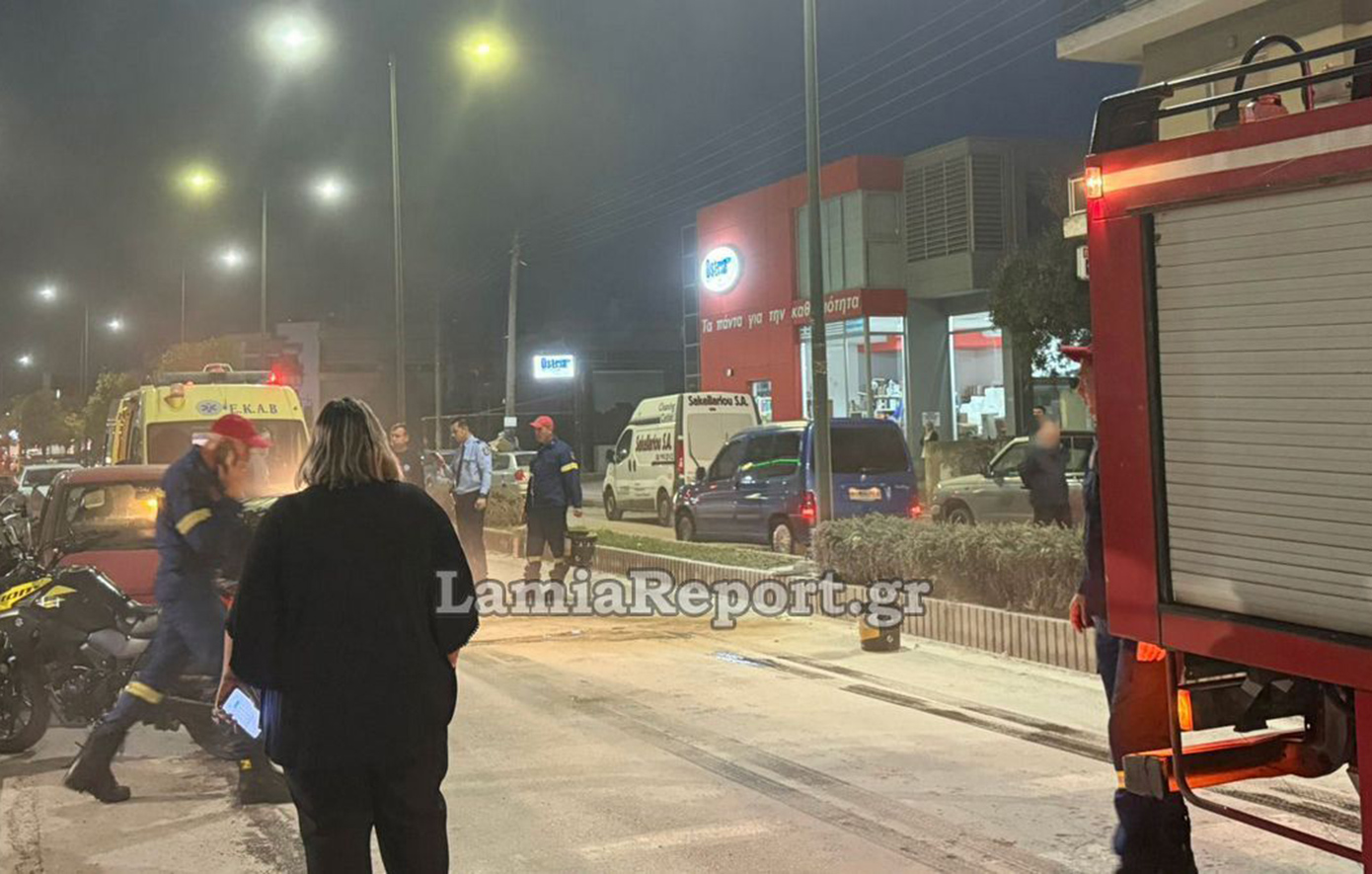 Λαμία: Μηχανή άρπαξε φωτιά μετά από τροχαίο Λαμία: Μηχανή άρπαξε φωτιά μετά από τροχαίο