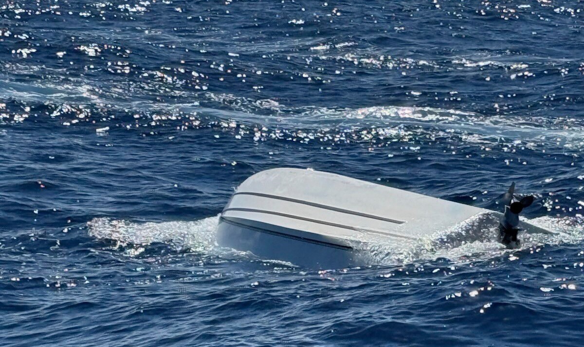 Τουλάχιστον τέσσερις νεκροί εξαιτίας ανατροπής σκάφους με παράτυπους μετανάστες ανοικτά των ακτών της Καλιφόρνιας