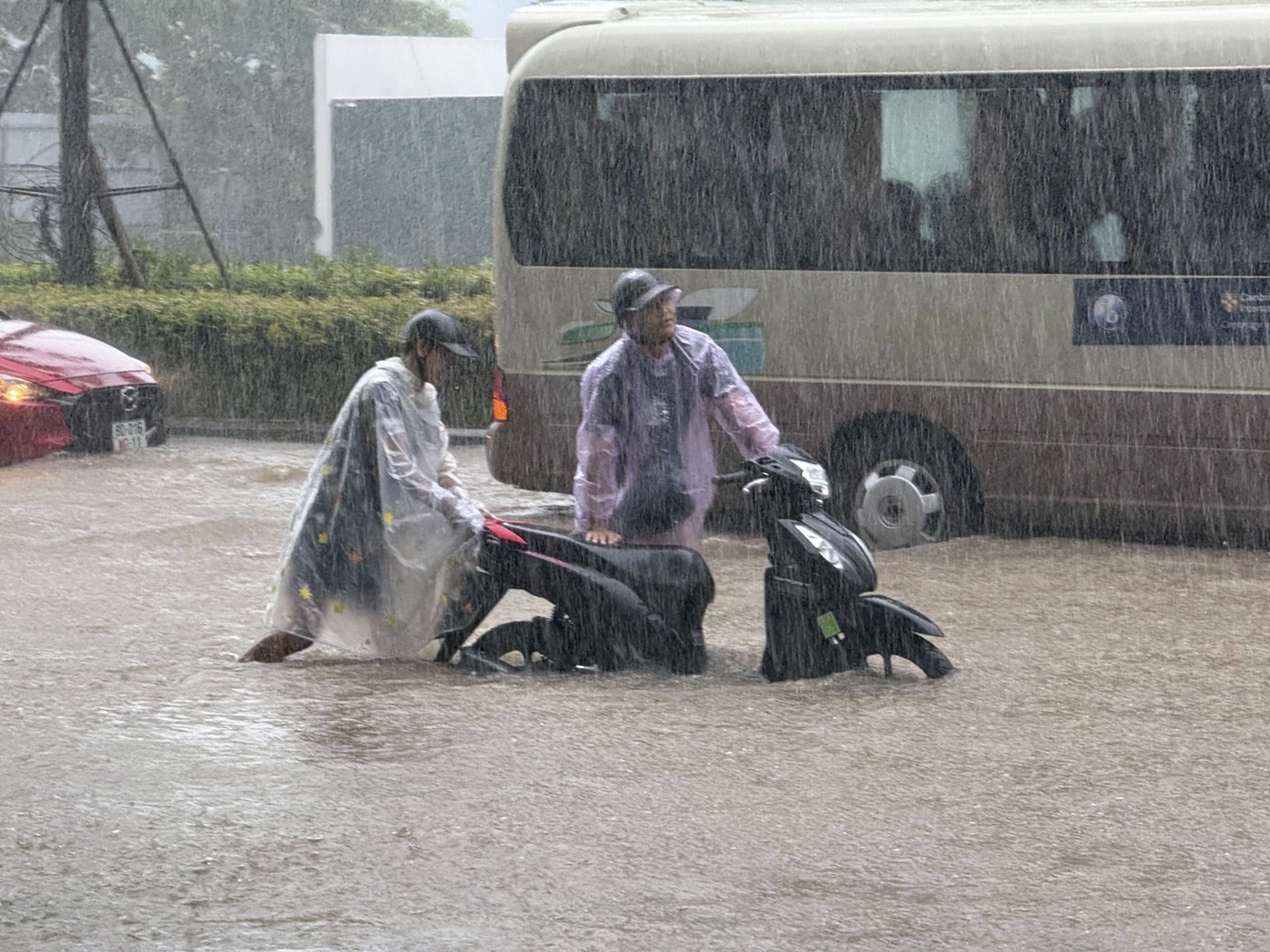 Τυφώνες και ακραίες βροχοπτώσεις σαρώνουν το Βιετνάμ &#8211; 279 νεκροί και αγνοούμενοι από φυσικές καταστροφές μέσα σε δέκα μήνες