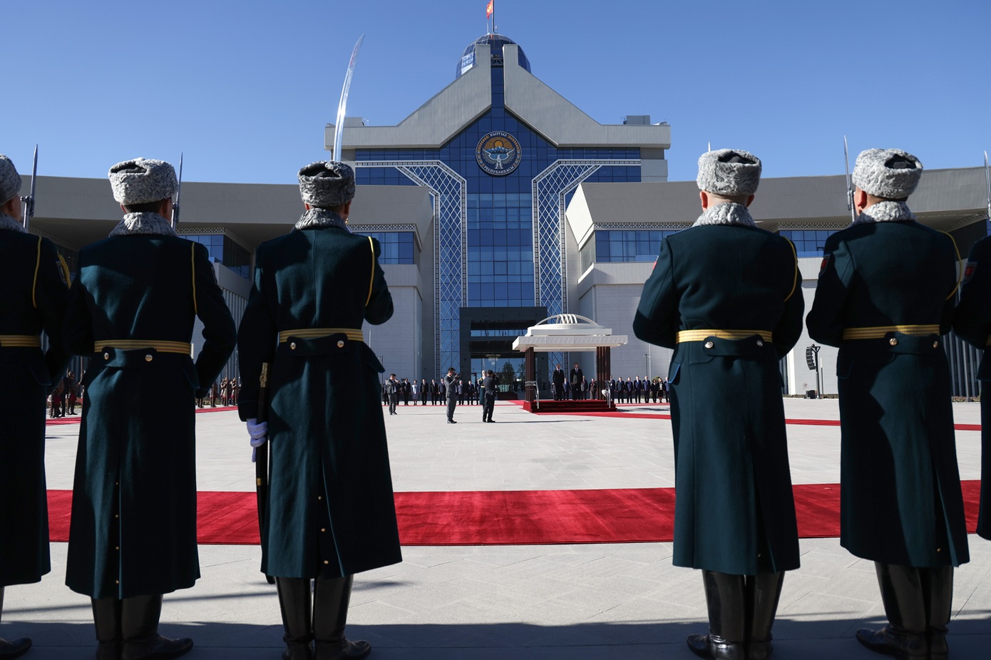 Το Κιργιστάν ψηφίζει για νέο κοινοβούλιο σε πρόωρες βουλευτικές εκλογές