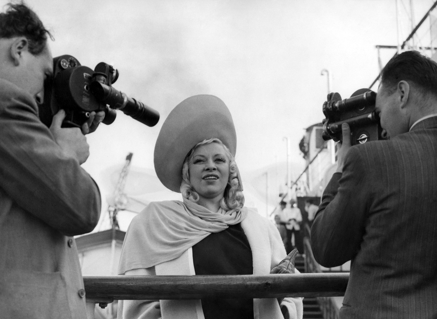 Μέι Γουέστ: Το αιώνιο σύμβολο του σεξ που τάραξε την πουριτανική Αμερική &#8211; Το Χόλιγουντ δεν μπόρεσε ποτέ να τη φιμώσει