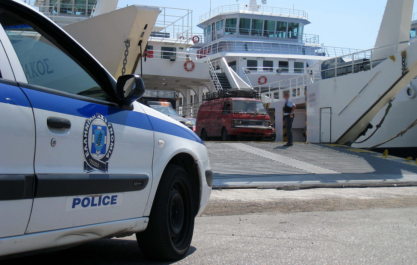 Τρόμος μέσα σε πλοίο: 63χρονος ξυλοκόπησε άγρια τη σύζυγό του στο δρομολόγιο Σαλαμίνα–Πέραμα