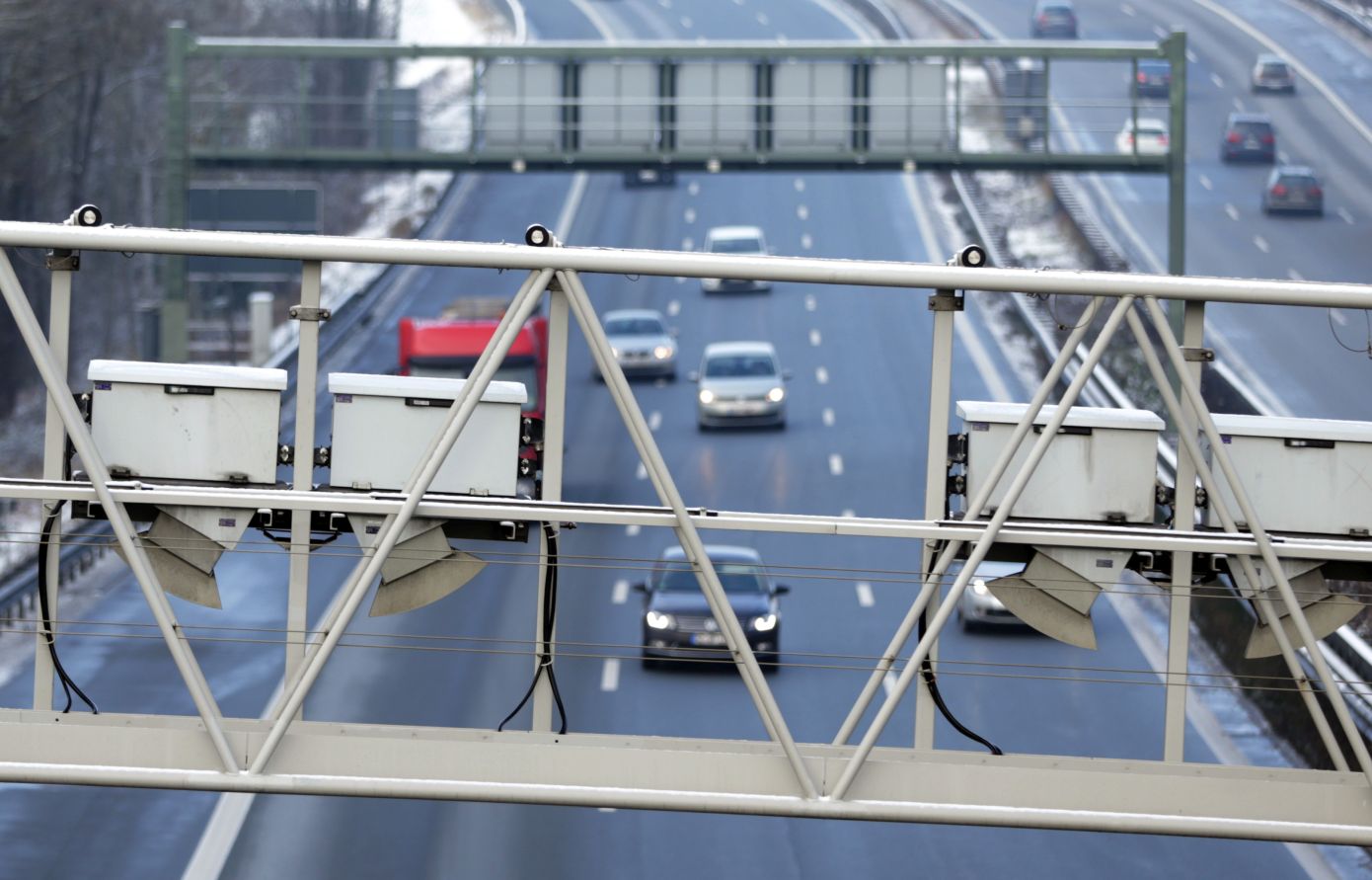 Ζευγάρι έκανε σεξ ενώ οδηγούσε με τρελή ταχύτητα και παραλίγο να προκαλέσει μποτιλιάρισμα σε αυτοκινητόδρομο
