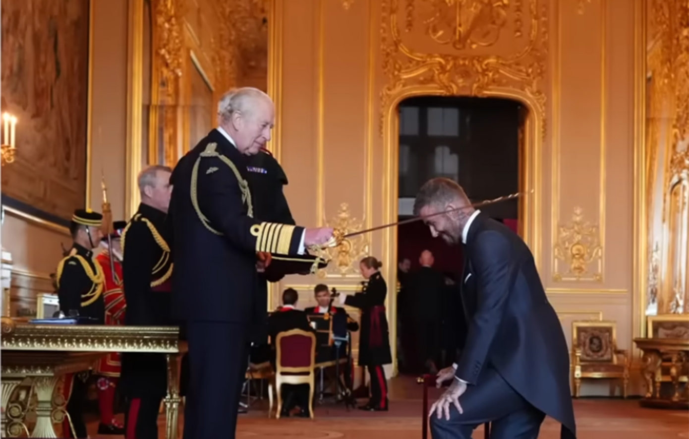 Ο David Ντέιβιντ Μπέκαμ έγινε «Sir» &#8211; Χρίστηκε Ιππότης από τον Βασιλιά Κάρολο στο κάστρο του Ουίνδσορ