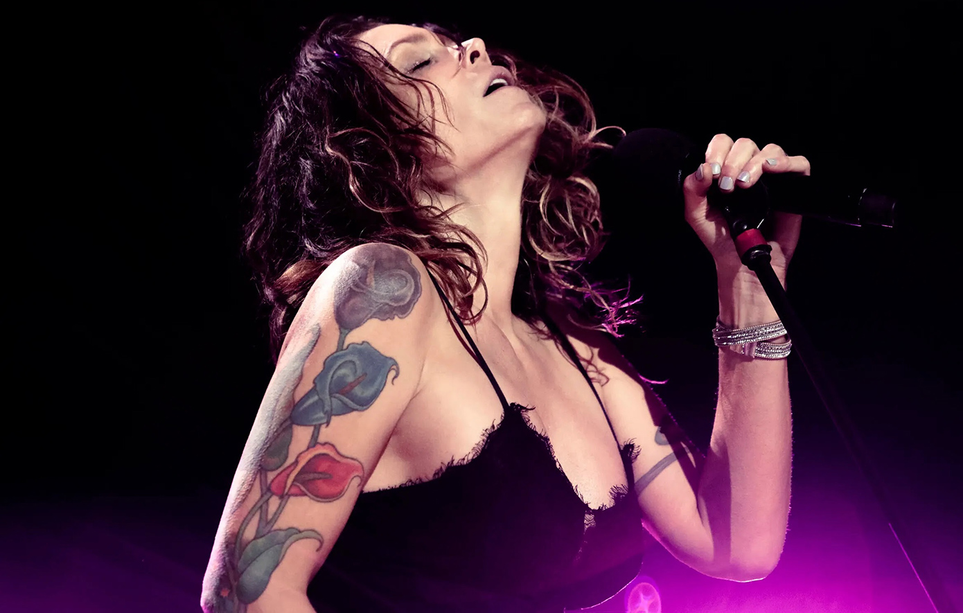 Η εκρηκτική Beth Hart έρχεται στην Αθήνα και κλείνει «καυτό» ραντεβού με το κοινό