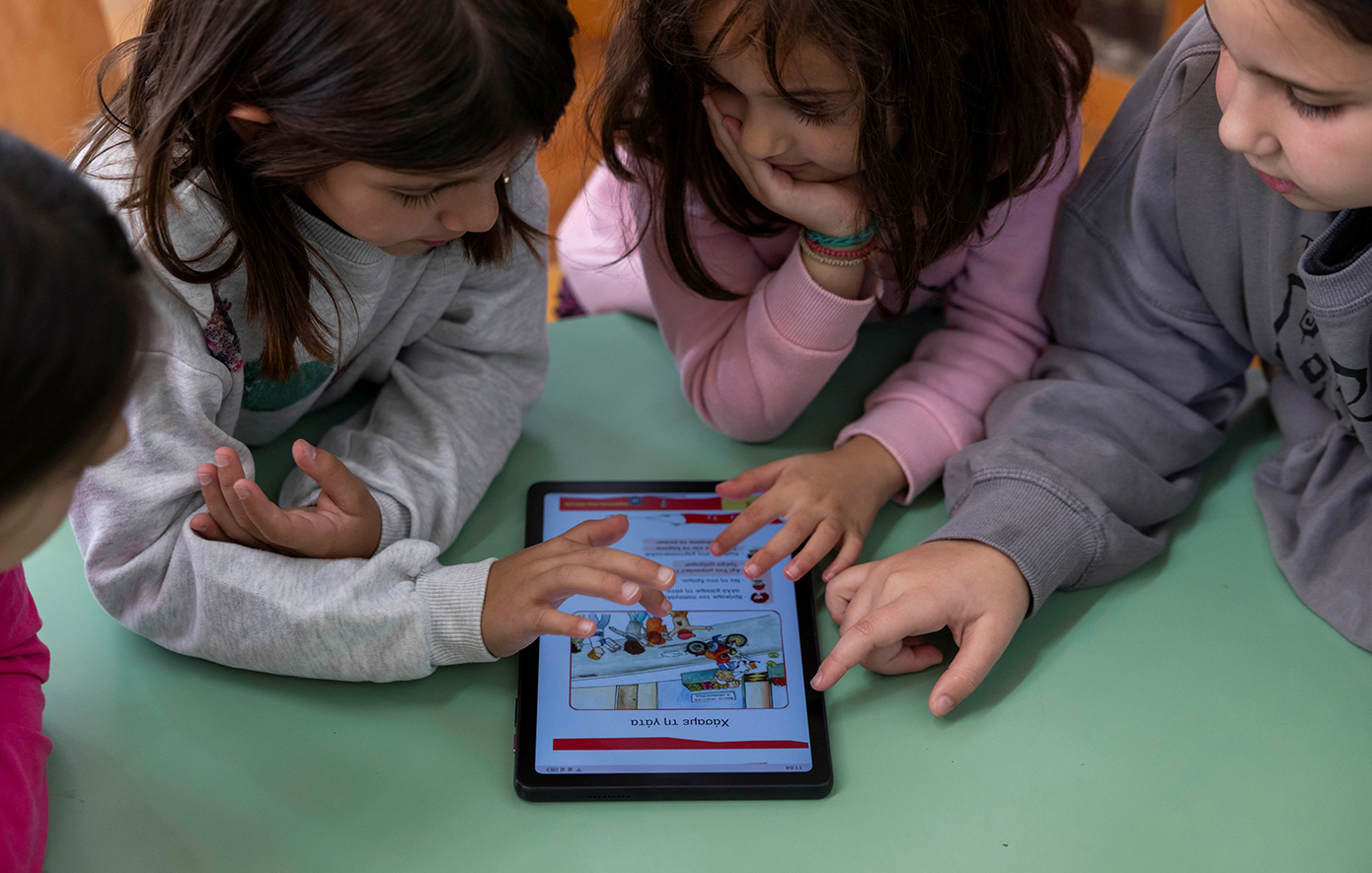 COSMOTE TELEKOM: νέα εποχή συνδεσιμότητας σε όλα τα δυσπρόσιτα σχολεία της χώρας με δωρεάν γρήγορο ίντερνετ 