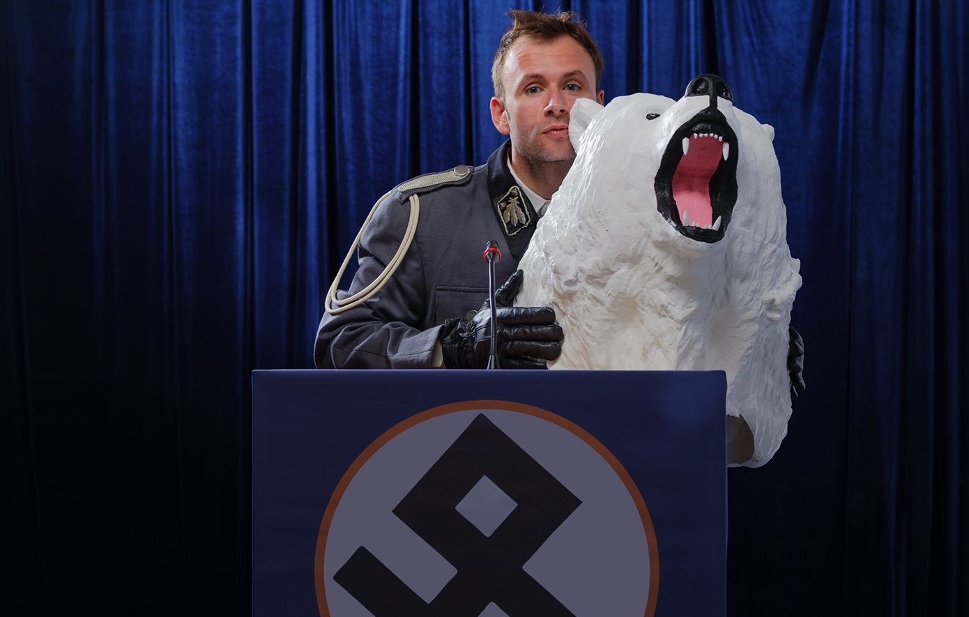 Οι Δημοκράτορες: Έρχεται η εξωφρενική μαύρη κωμωδία του Αποσκίτη για την άκρως παρανοϊκή πολιτική επικαιρότητα