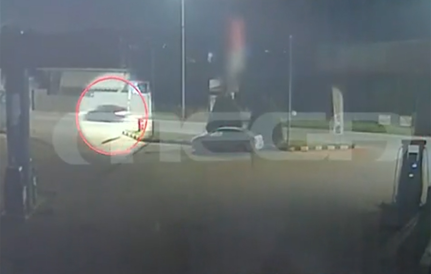 Έγκλημα στη Σαλαμίνα: Βίντεο με τη νύφη της 75χρονης να φεύγει με το αμάξι μετά τη δολοφονία