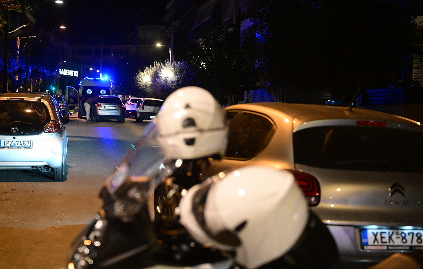 Άγιος Δημήτριος: Διαρρήκτες τραυμάτισαν τρεις αστυνομικούς – Έπεσαν πυροβολισμοί Άγιος Δημήτριος: Διαρρήκτες τραυμάτισαν τρεις αστυνομικούς – Έπεσαν πυροβολισμοί